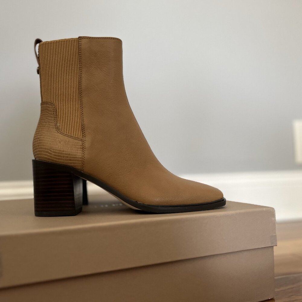 Donald Pliner perfect Napa leather bootie in caramel-NEW IN BOX!